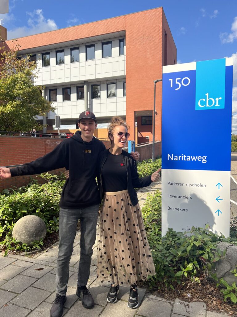 Auto theorie september kandidaten Geslaagde auto theorie kandidaten